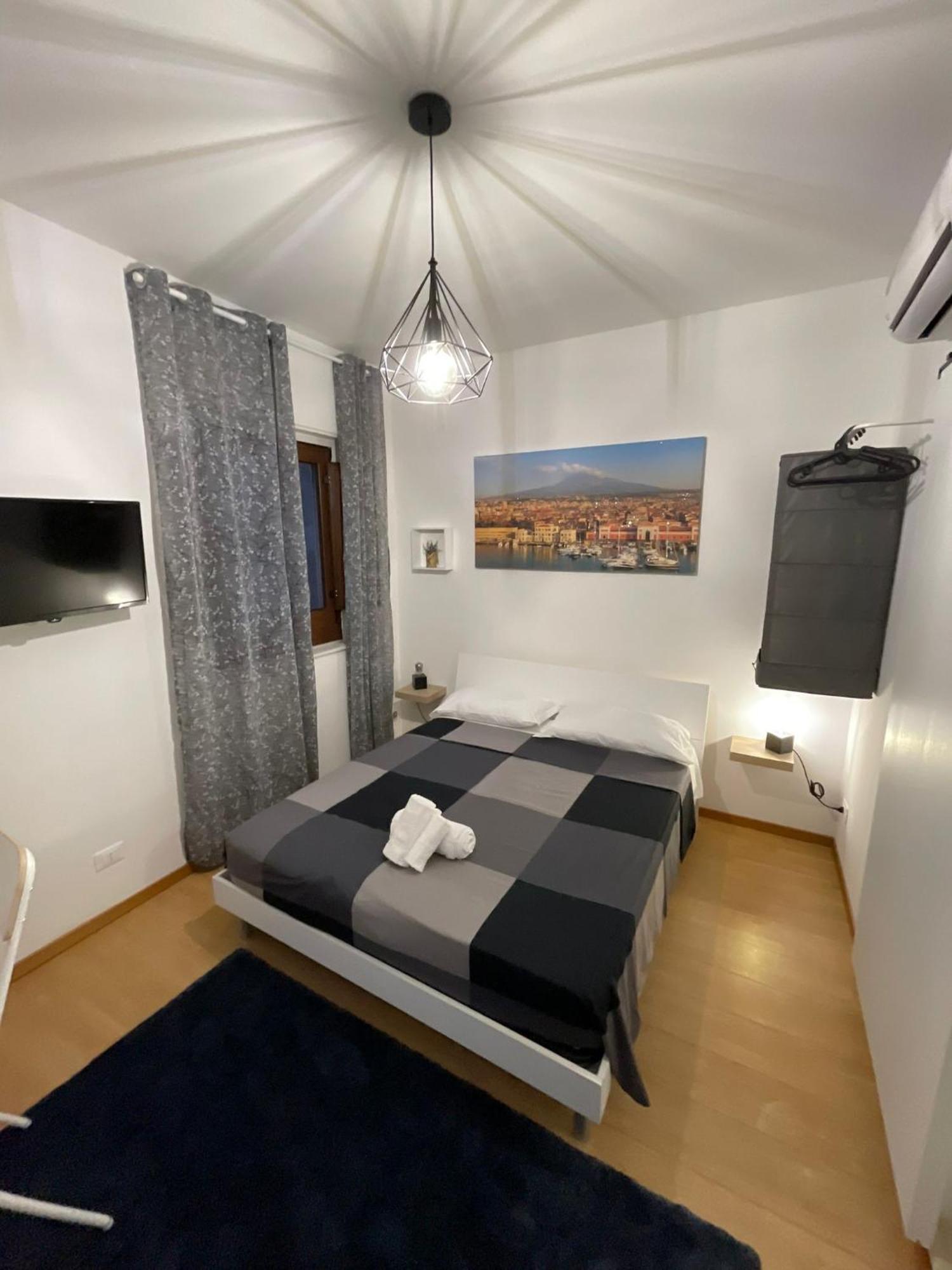 Sottinsu Appartamenti Catania Bagian luar foto