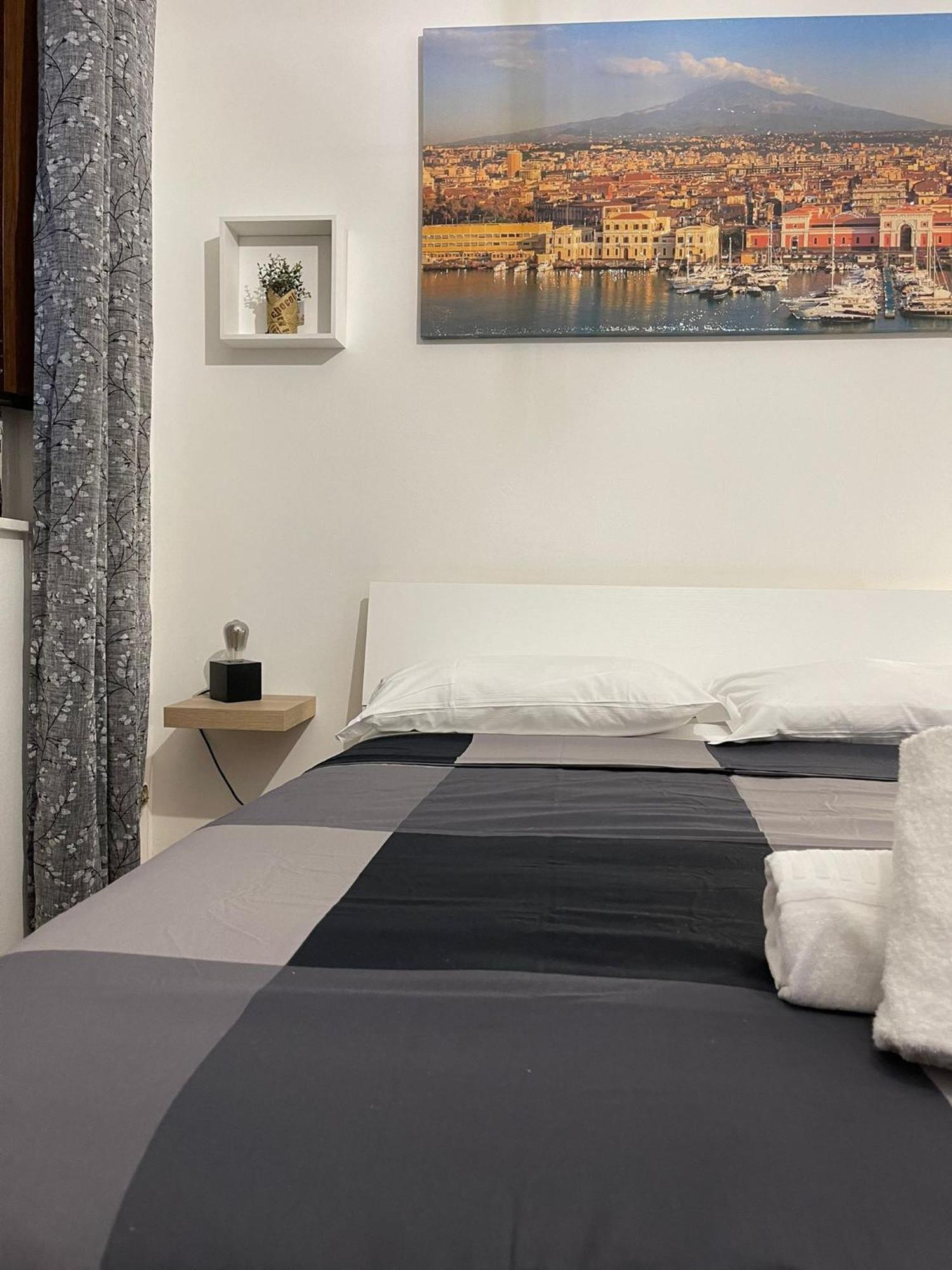 Sottinsu Appartamenti Catania Bagian luar foto